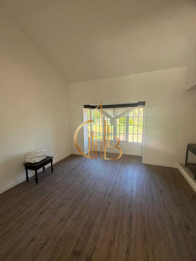 Casa ID.62 - Residencia clásica con 5 dormitorios y jardín amplio, a metros del mar