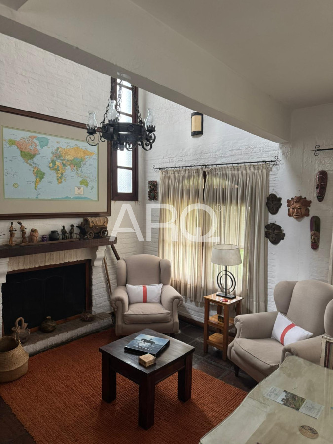 Casa ID.443 - Hermosa residencia a pasos de la playa