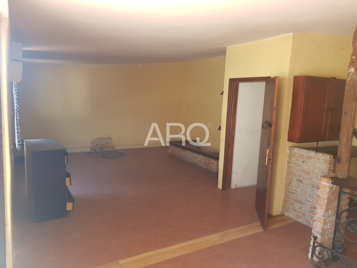 Casa ID.515 - Casa 2 Dorm, Barbacoa, Cochera en barrio Colón