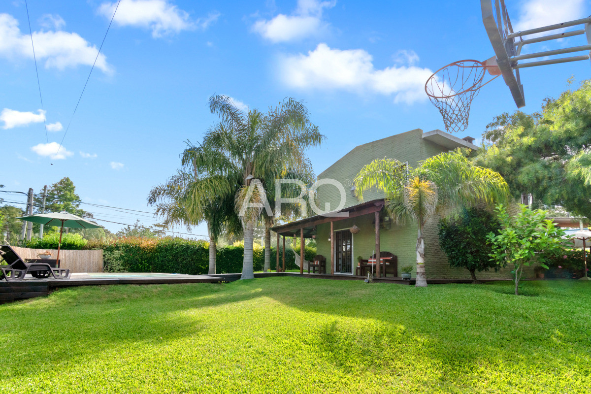 Casa ID.706 - Casa de 4 dormitorios y piscina en Pinar Sur