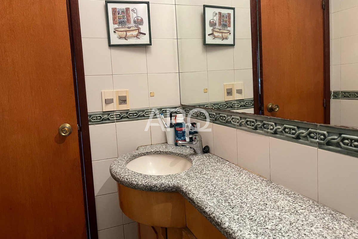 Casa ID.414 - 4 Dormitorios 3 Baños, El pinar Viva el Sueño: La Casa Ideal para su Familia en un Entorno Seguro y Acogedor