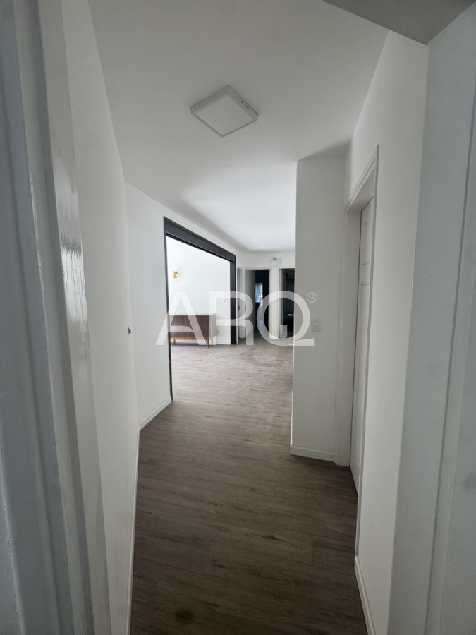 Casa ID.527 - Residencia clásica con 5 dormitorios y jardín amplio, a metros del mar