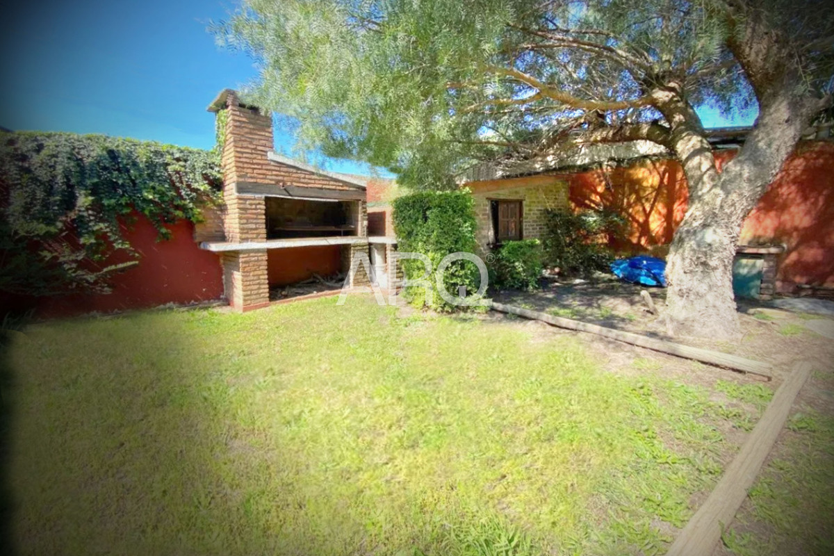 Casa ID.414 - 4 Dormitorios 3 Baños, El pinar Viva el Sueño: La Casa Ideal para su Familia en un Entorno Seguro y Acogedor