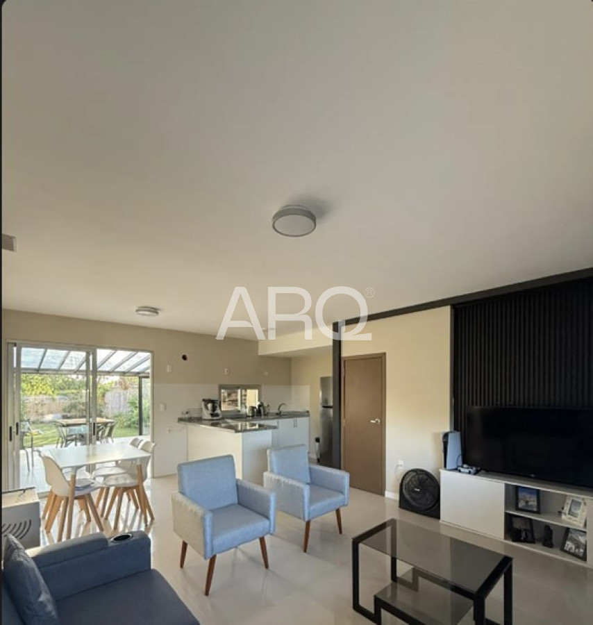 Casa ID.567 - Alquiler de 3 dormitorios y 2 baños en ph en Ciudad de la Costa