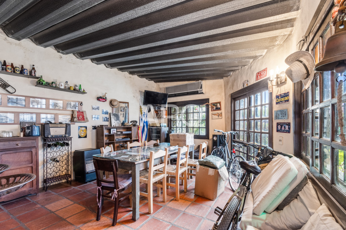 Casa ID.443 - Hermosa residencia a pasos de la Rambla