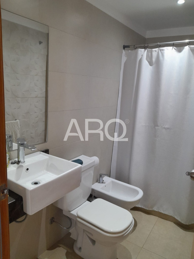 Casa ID.606 - 4 dormitorios y 4 baños en Pocitos