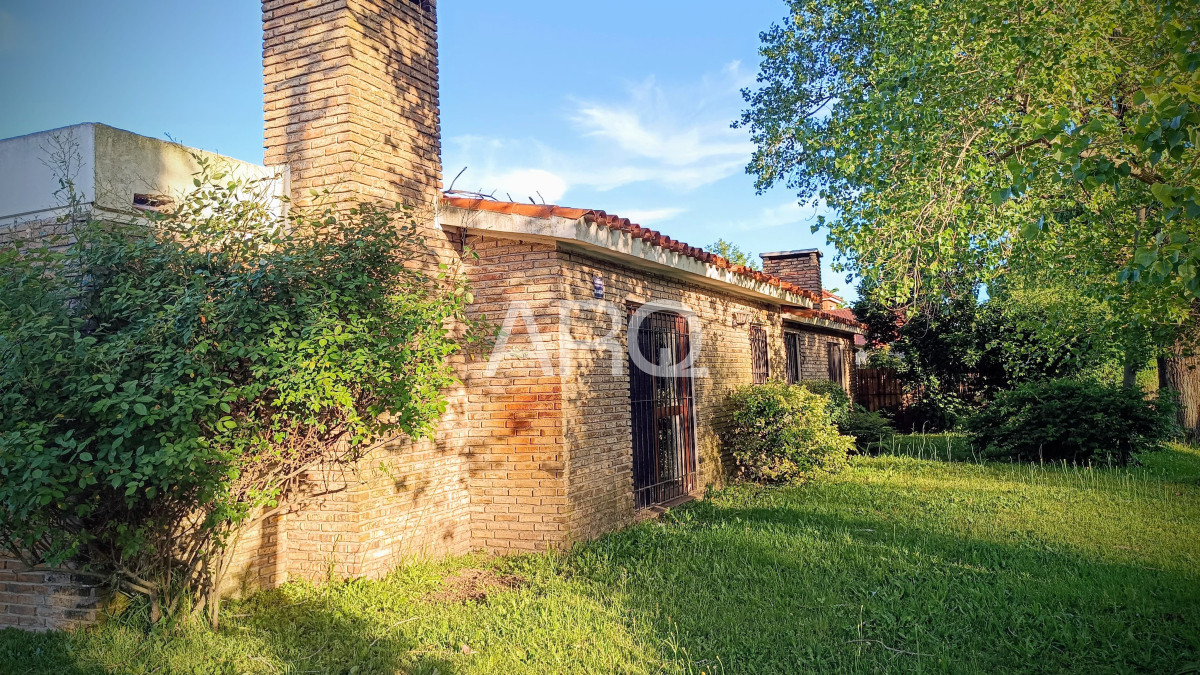 Casa ID.399 - Shangrila Sur 3 dormitorios 2 baños