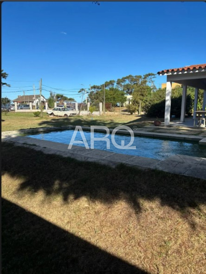 Casa ID.572 - Alquiler de 3 dormitorios a pasos del mar con piscina y amplio terreno en Fortín de Santa Rosa