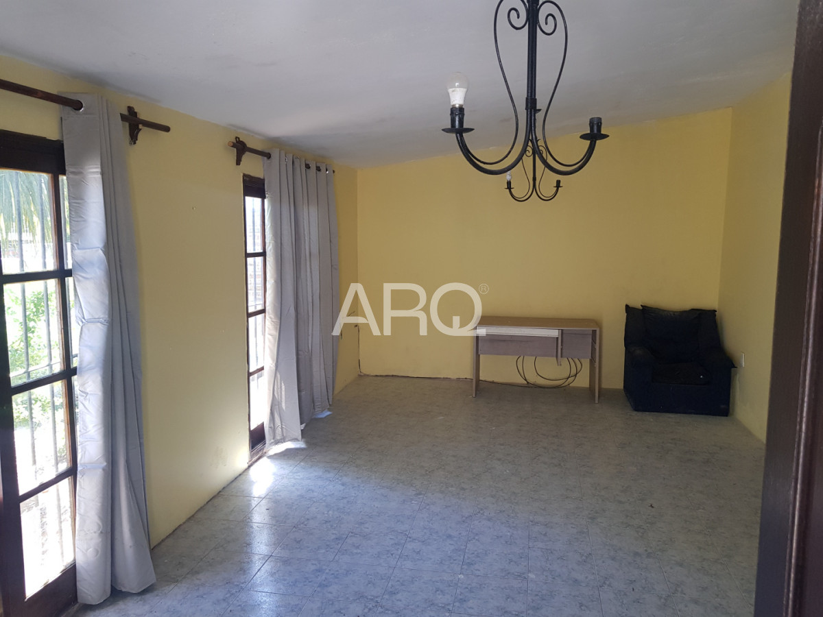 Casa ID.515 - Casa 2 Dorm, Barbacoa, Cochera en barrio Colón