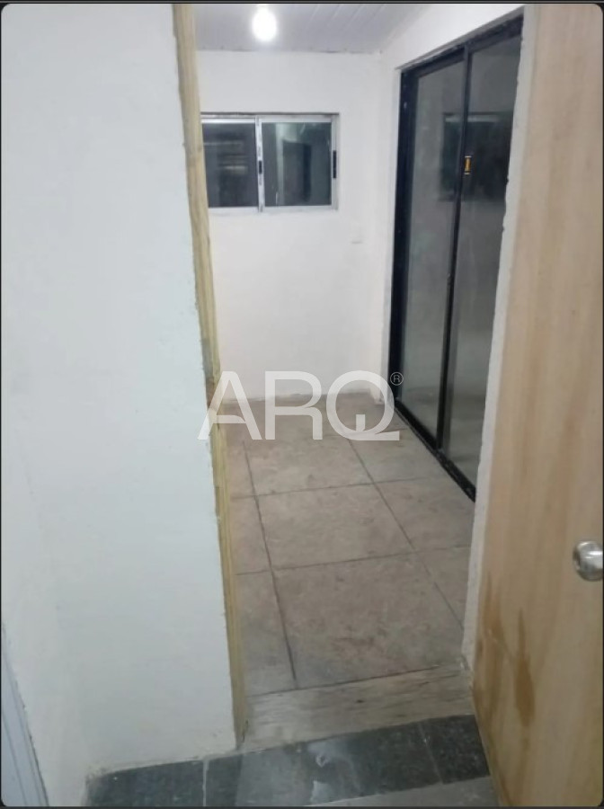 Casa ID.571 - Alquiler de 1 dormitorio en en El Pinar con patio independiente.