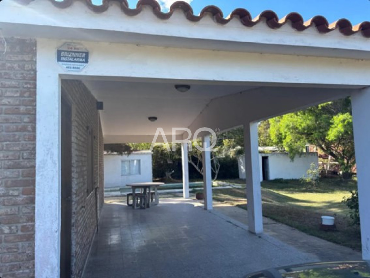 Casa ID.572 - Alquiler de 3 dormitorios a pasos del mar con piscina y amplio terreno en Fortín de Santa Rosa