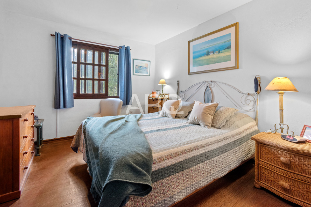 Casa ID.305 - Venta Pinar Sur 4 dorm con piscina