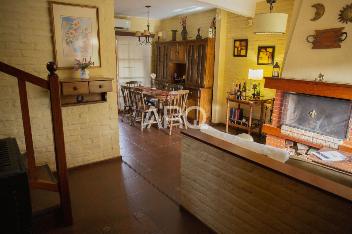 Casa ID.414 - 4 Dormitorios 3 Baños, El pinar Viva el Sueño: La Casa Ideal para su Familia en un Entorno Seguro y Acogedor