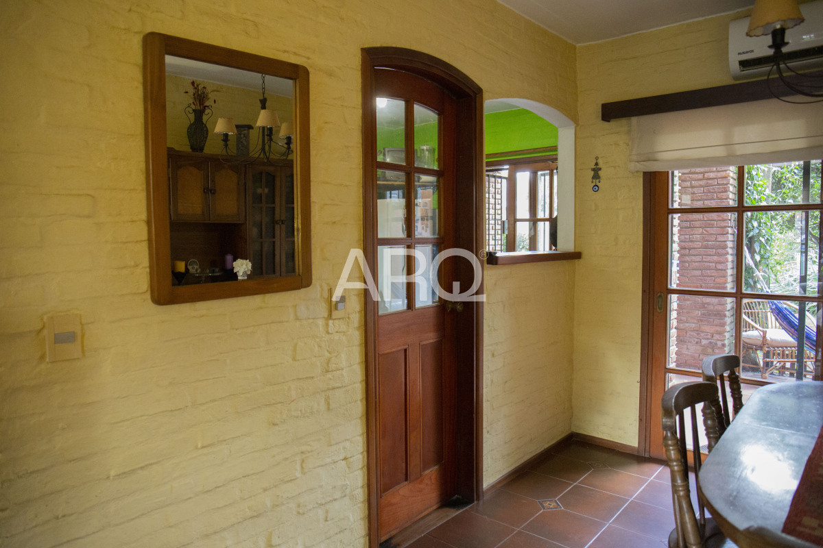 Casa ID.414 - 4 Dormitorios 3 Baños, El pinar Viva el Sueño: La Casa Ideal para su Familia en un Entorno Seguro y Acogedor