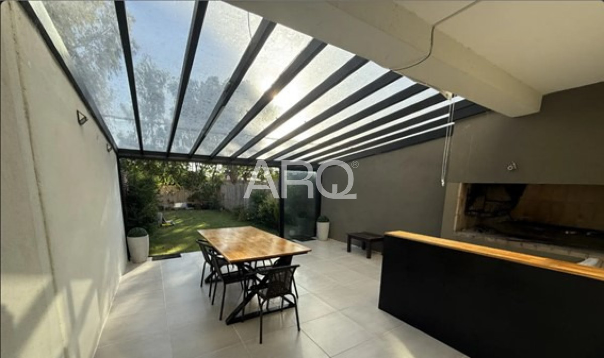 Casa ID.567 - Alquiler de 3 dormitorios y 2 baños en ph en Ciudad de la Costa