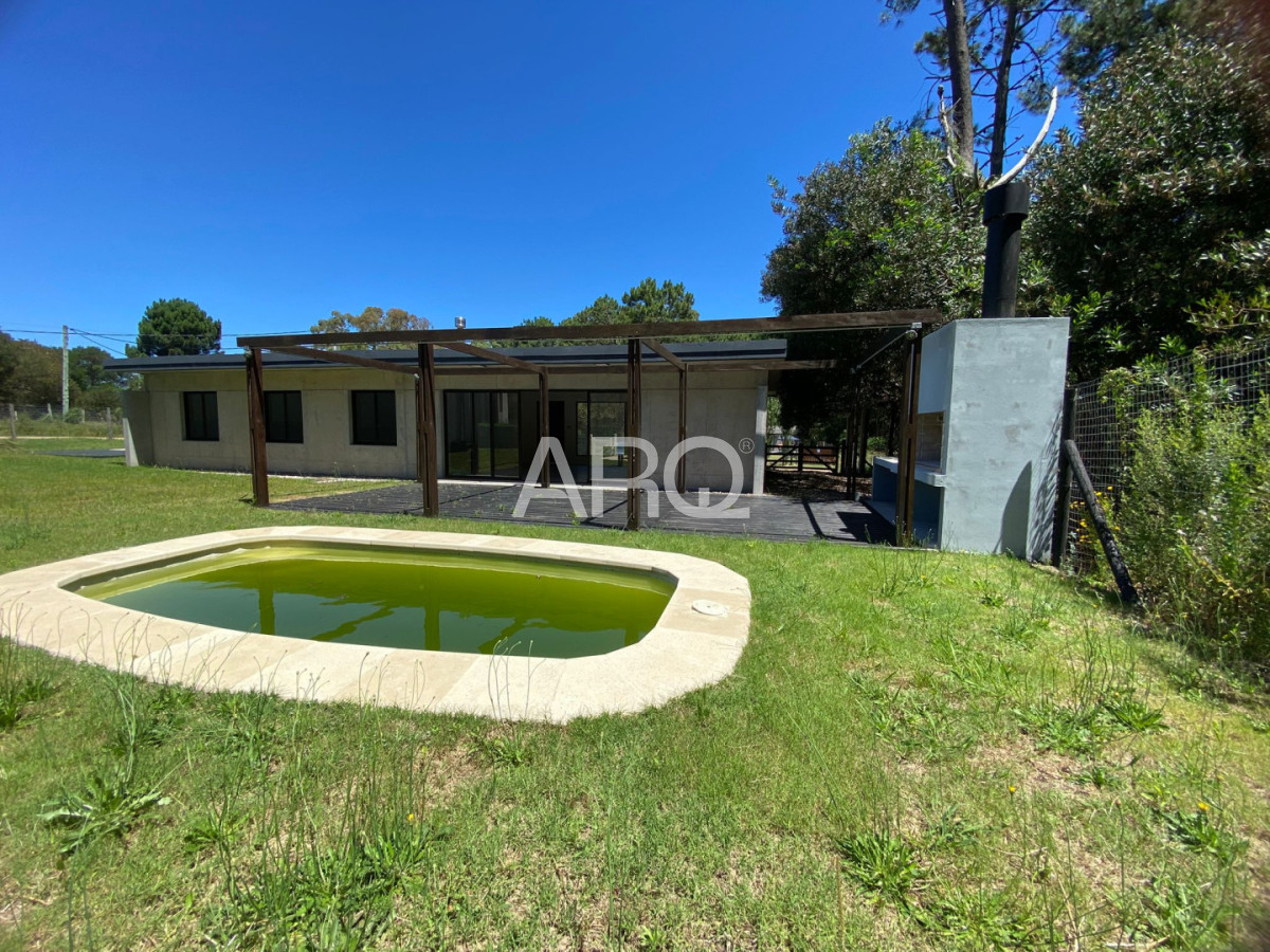 Casa ID.652 - Venta Casa 3 Dormitorios En Punta Colorada