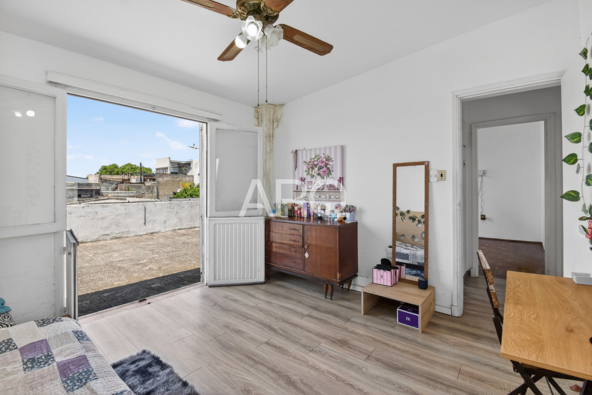 Casa ID.537 - PH en Cerro 2 dormitorios con vista al mar, azotea transitable 