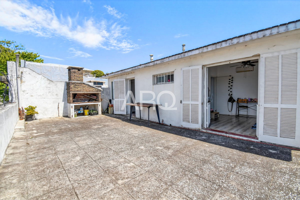 Casa ID.537 - PH en Cerro 2 dormitorios con vista al mar, azotea transitable 