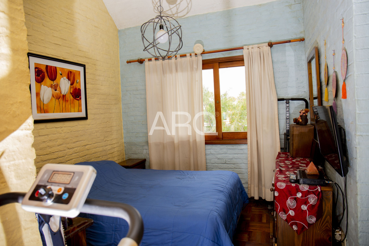 Casa ID.414 - 4 Dormitorios 3 Baños, El pinar Viva el Sueño: La Casa Ideal para su Familia en un Entorno Seguro y Acogedor