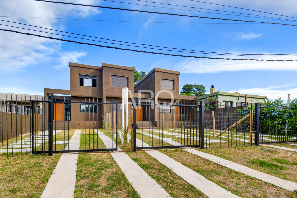 Casa ID.536 - 3 dormitorios en Parque de Solymar en PH