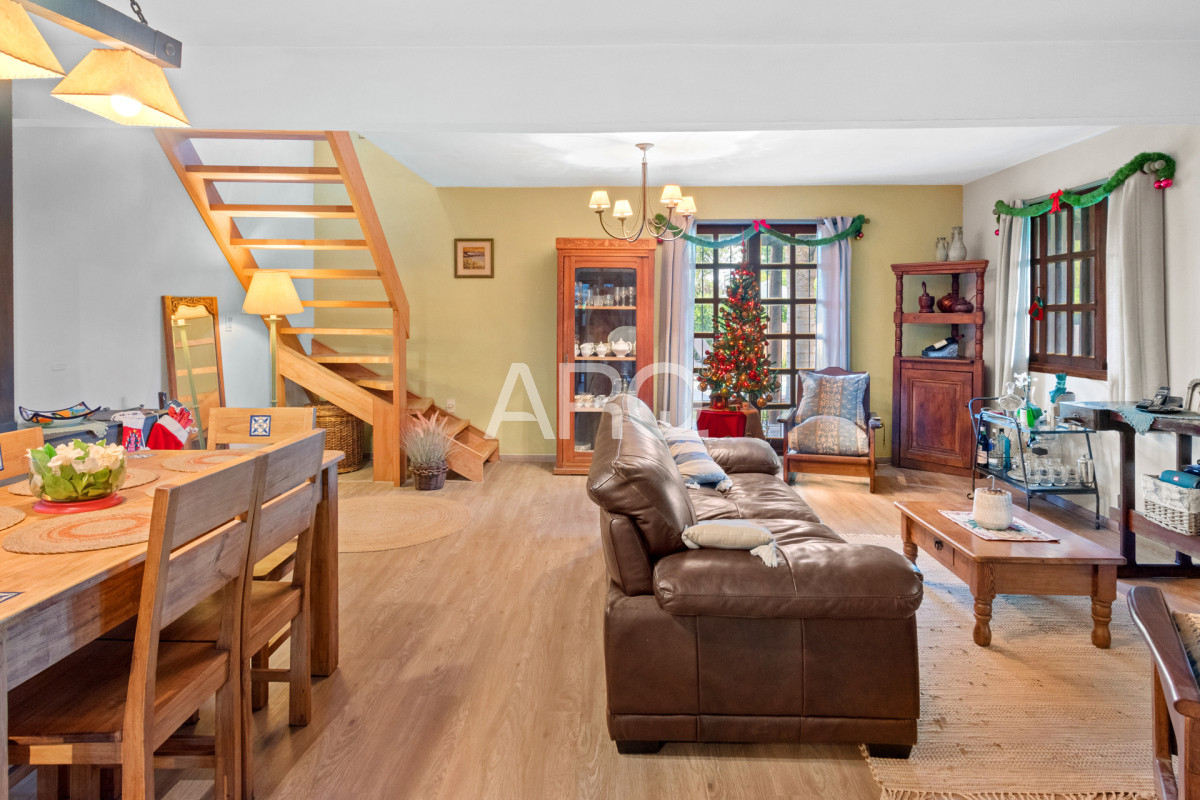 Casa ID.305 - Venta Pinar Sur 4 dorm con piscina