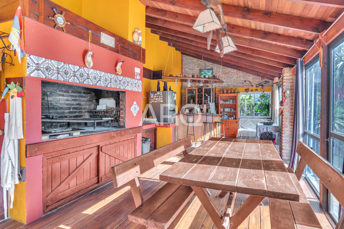 Casa ID.398 - Pinar Sur zona comercial 2 dormitorios y servicio