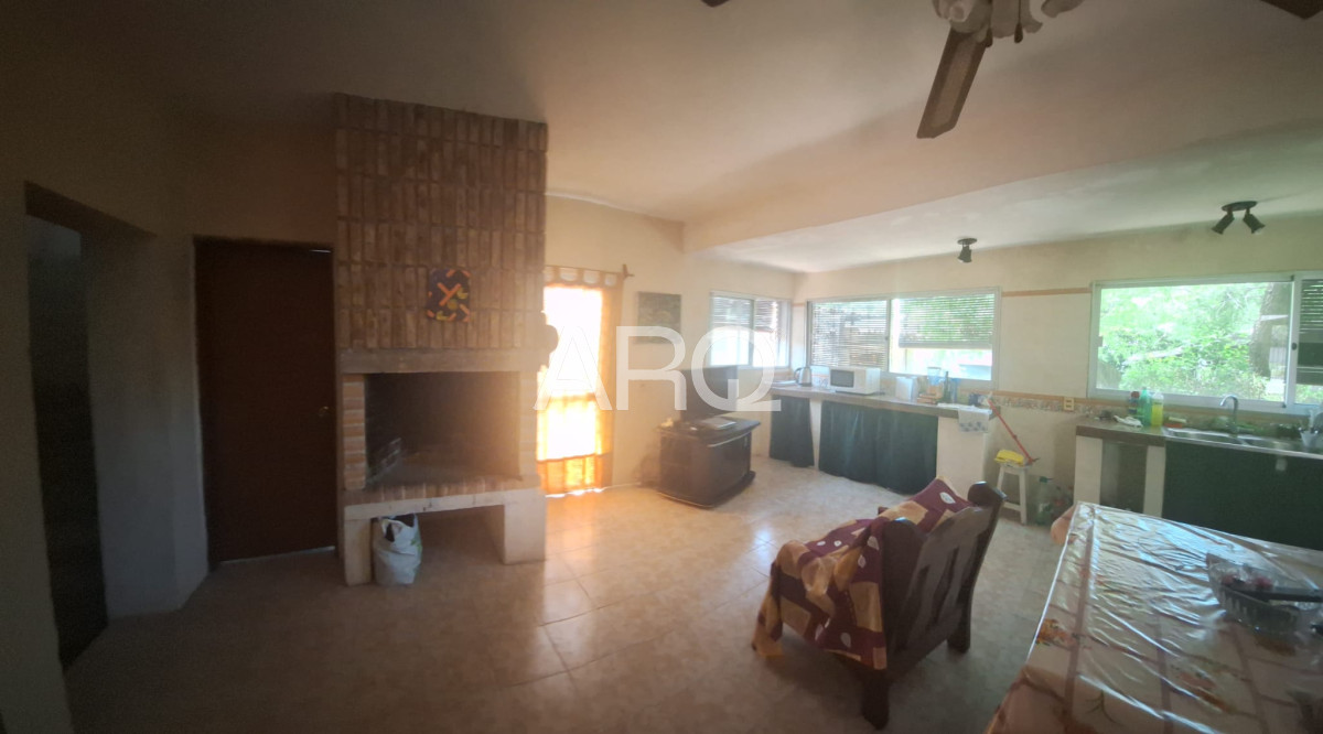 Casa ID.298 - Casa La Floresta 3 dormitorios 2 baños a pasos del mar!!
