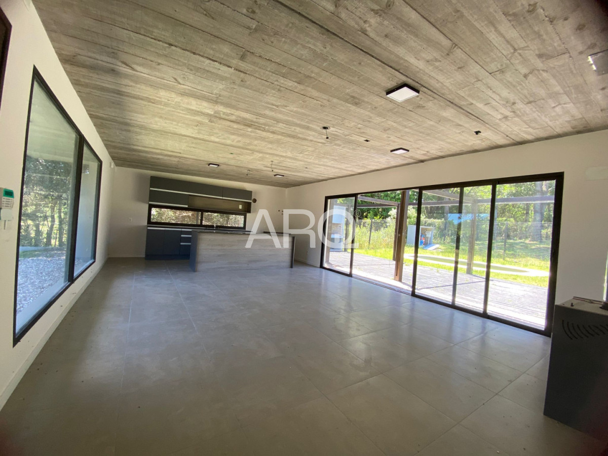 Casa ID.652 - Venta Casa 3 Dormitorios En Punta Colorada