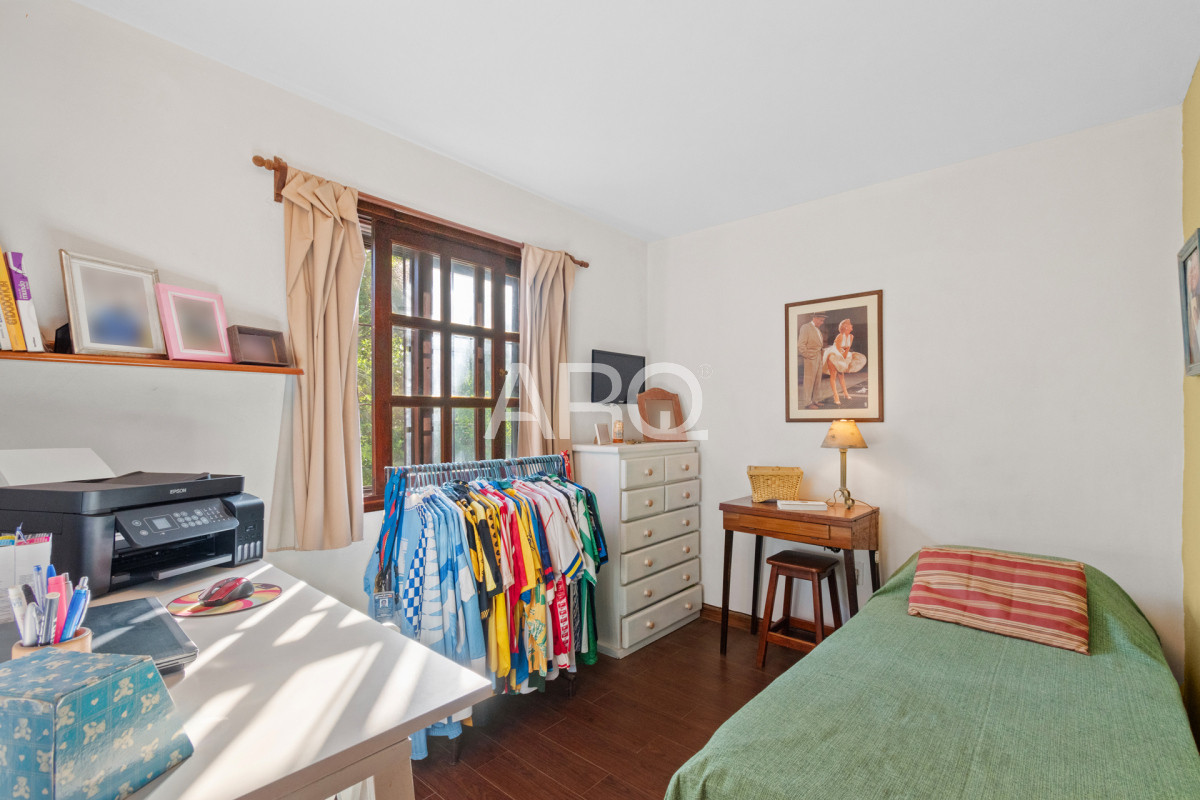 Casa ID.305 - Venta Pinar Sur 4 dorm con piscina