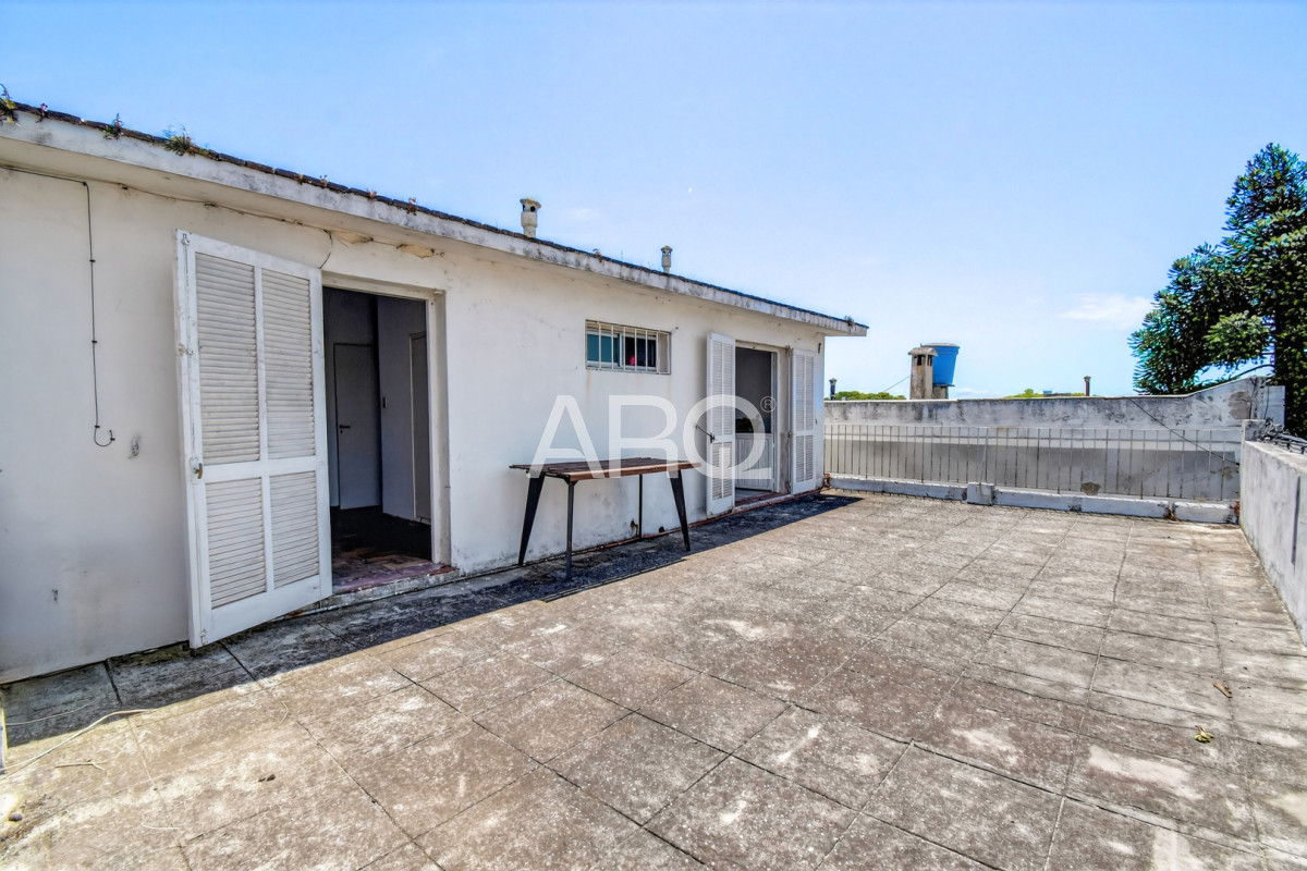 Casa ID.537 - PH en Cerro 2 dormitorios con vista al mar, azotea transitable 