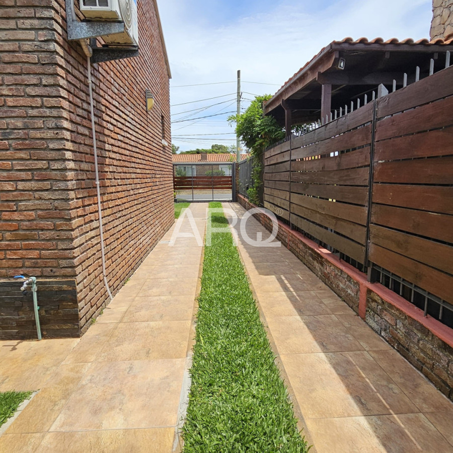 Casa ID.574 - 3 dormitorios y 2 baños en Lagomar