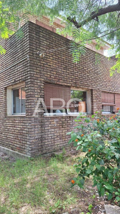 Casa ID.298 - Casa La Floresta 3 dormitorios 2 baños a pasos del mar!!