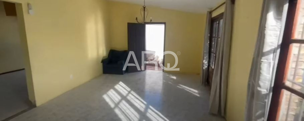 Casa ID.515 - Casa 2 Dorm, Barbacoa, Cochera en barrio Colón