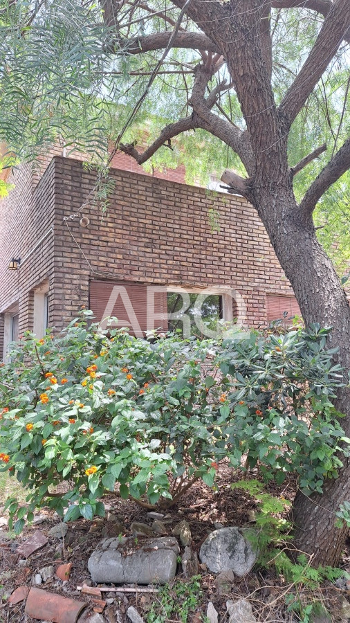 Casa ID.298 - Casa La Floresta 3 dormitorios 2 baños a pasos del mar!!