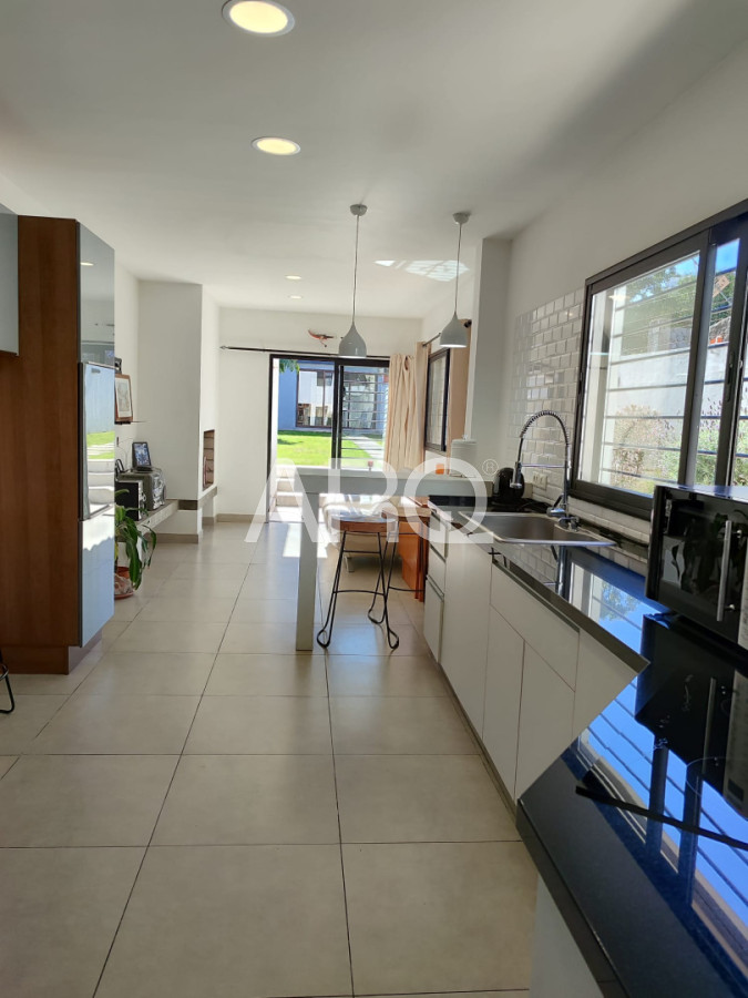 Casa ID.606 - 4 dormitorios y 4 baños en Pocitos
