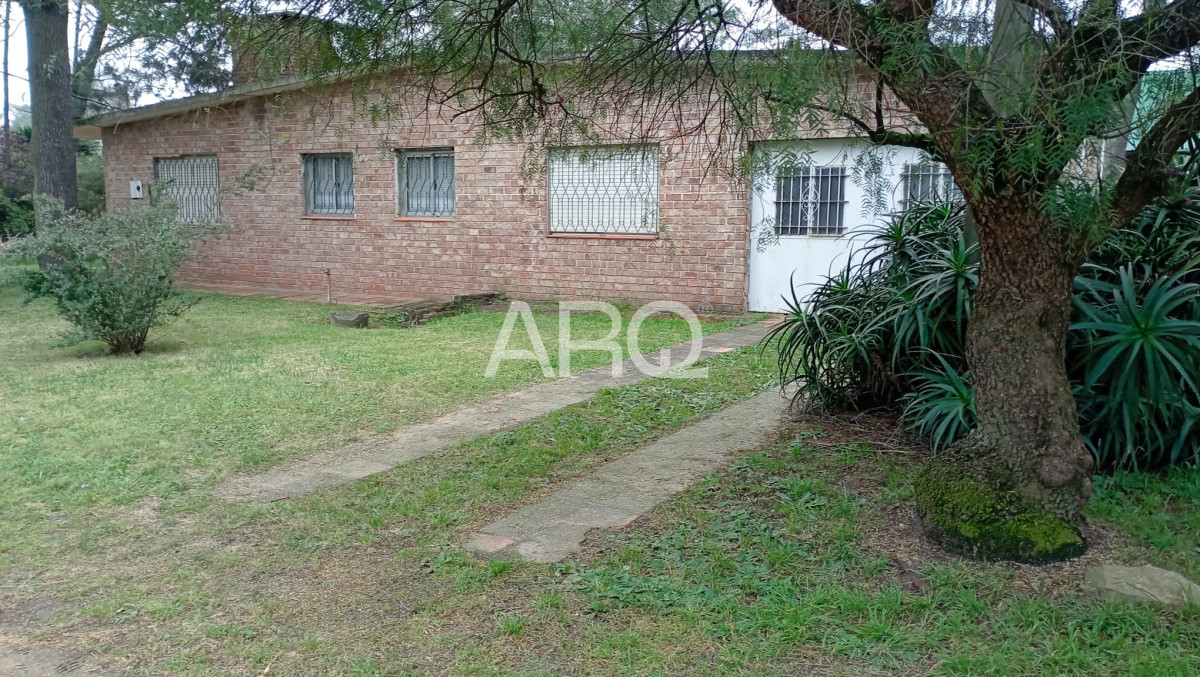Casa ID.409 - Casa Tradicional en Piriápolis: Amplia, Cálida y Bien Ubicada