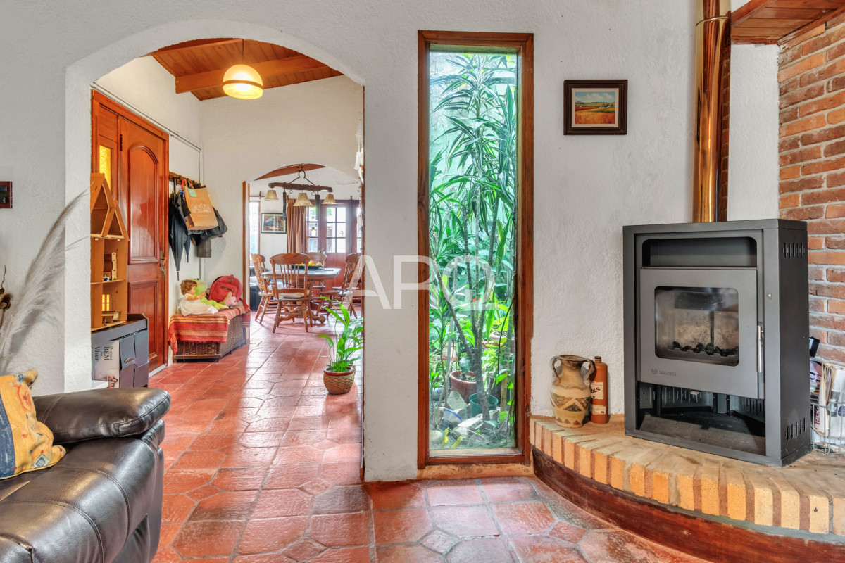 Casa ID.398 - Pinar Sur zona comercial 2 dormitorios y servicio