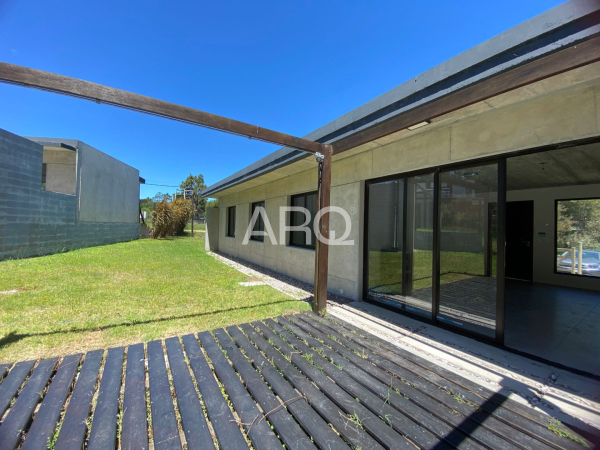 Casa ID.652 - Venta Casa 3 Dormitorios En Punta Colorada