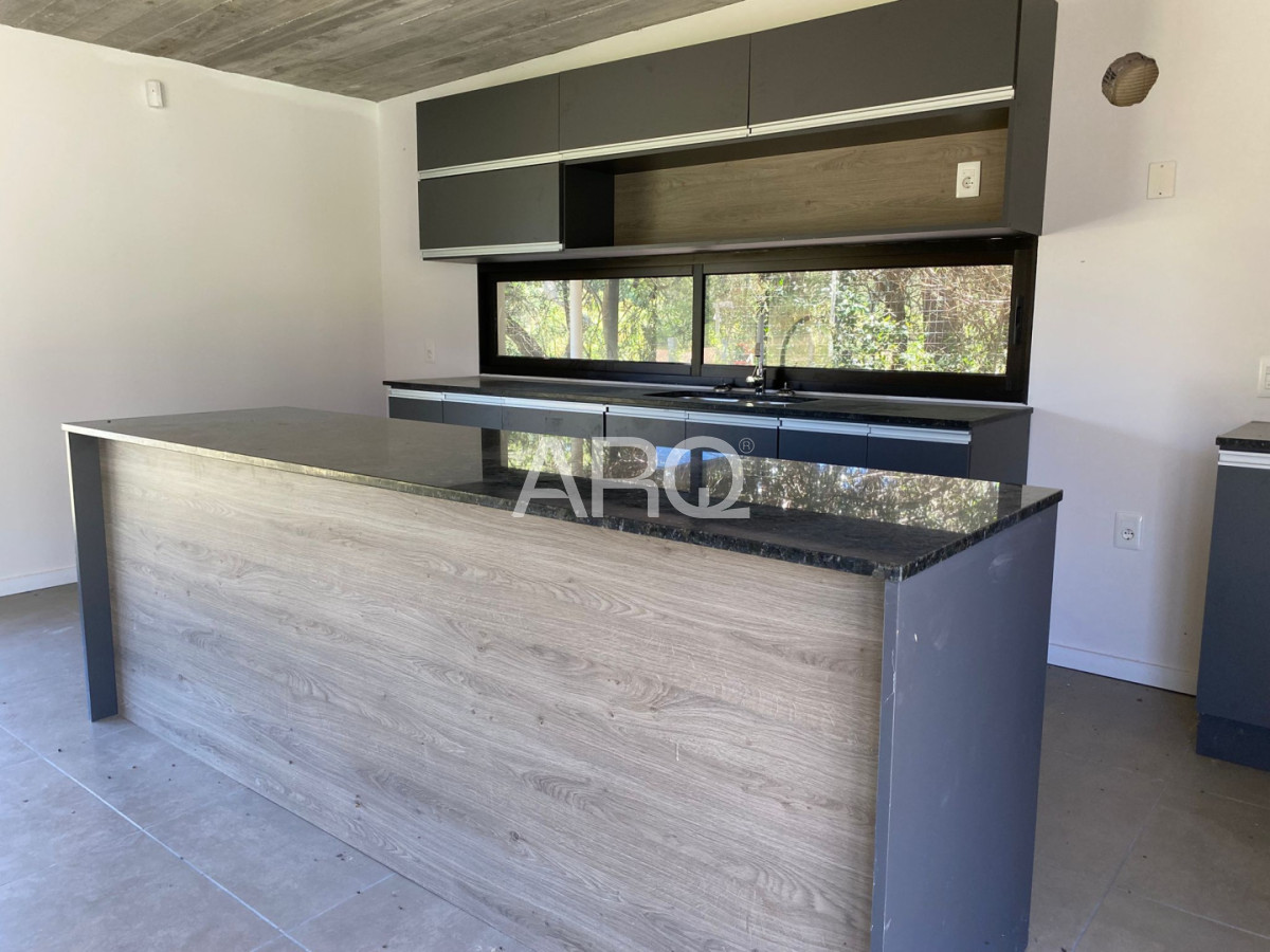 Casa ID.652 - Venta Casa 3 Dormitorios En Punta Colorada