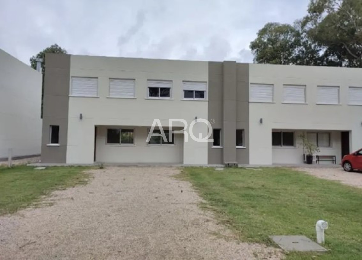 Casa ID.567 - Alquiler de 3 dormitorios y 2 baños en ph en Ciudad de la Costa