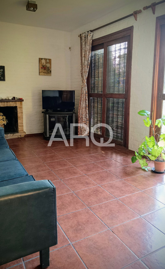 Casa ID.399 - Shangrila Sur 3 dormitorios 2 baños