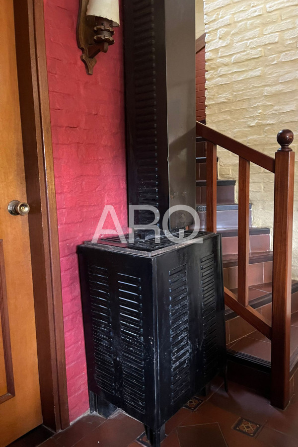 Casa ID.414 - 4 Dormitorios 3 Baños, El pinar Viva el Sueño: La Casa Ideal para su Familia en un Entorno Seguro y Acogedor