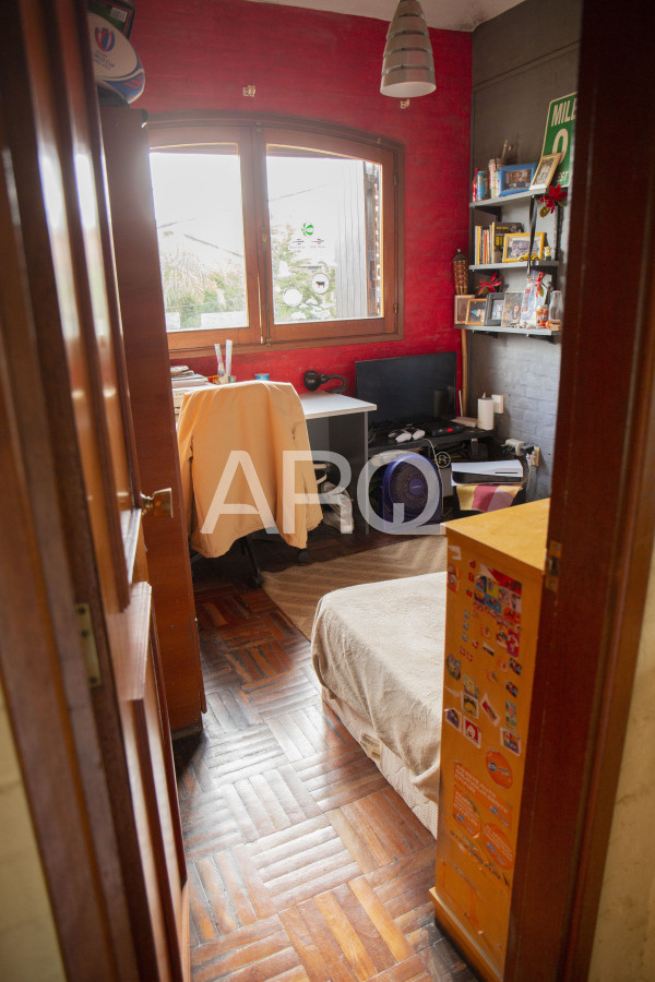 Casa ID.414 - 4 Dormitorios 3 Baños, El pinar Viva el Sueño: La Casa Ideal para su Familia en un Entorno Seguro y Acogedor
