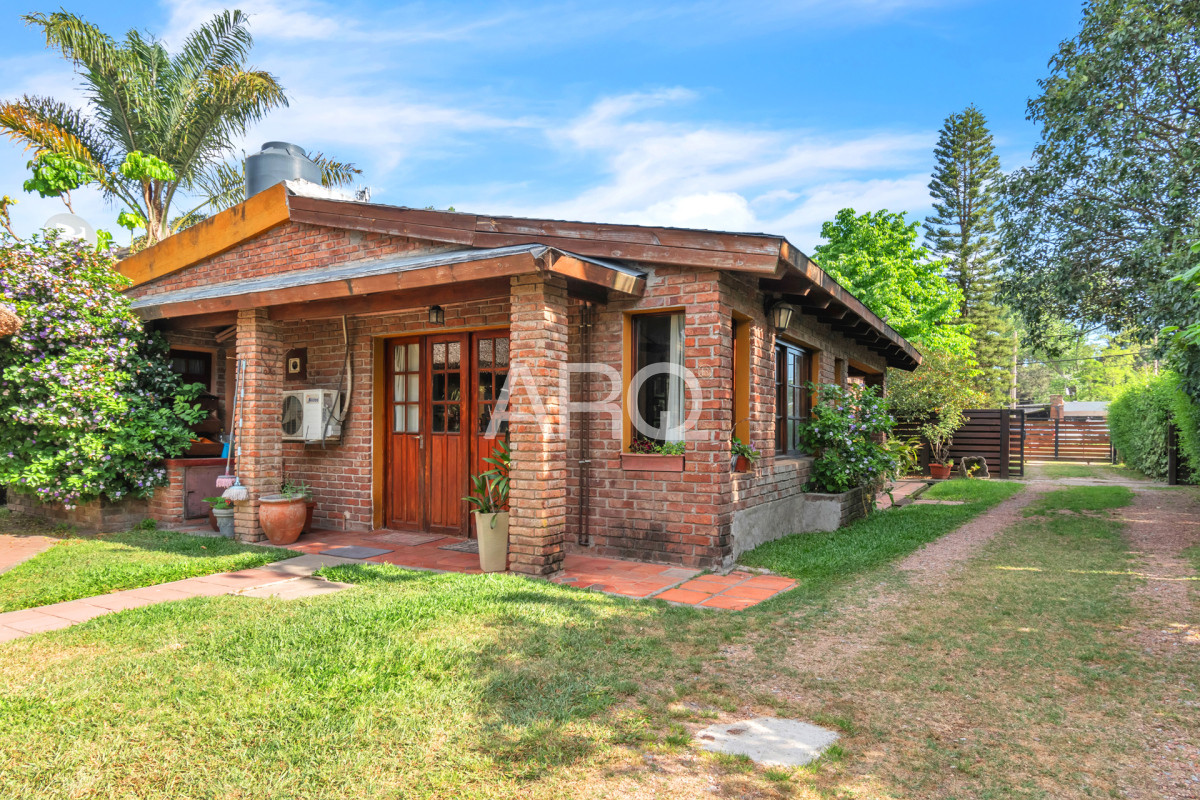 Casa ID.398 - Pinar Sur zona comercial 2 dormitorios y servicio