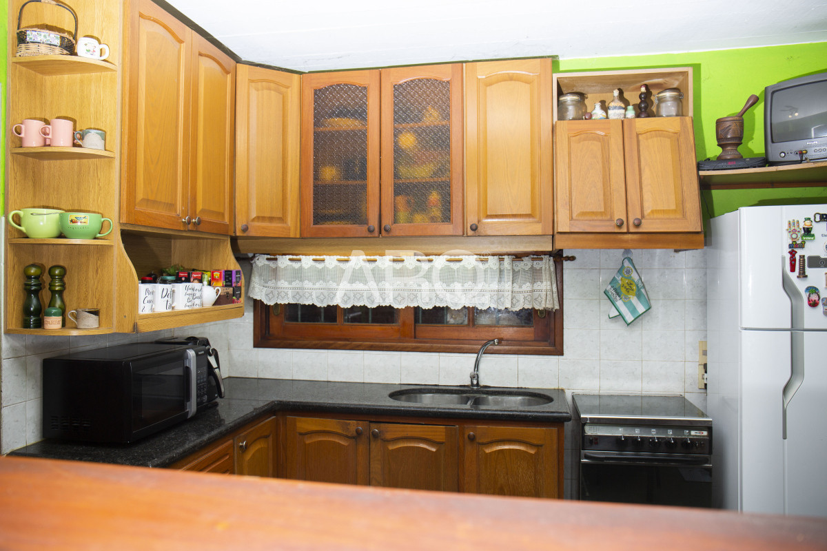 Casa ID.414 - 4 Dormitorios 3 Baños, El pinar Viva el Sueño: La Casa Ideal para su Familia en un Entorno Seguro y Acogedor