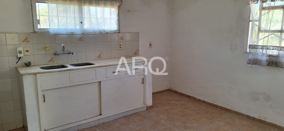 Casa ID.412 - Casa con Potencial a Pasos de la Playa en Pinar Sur