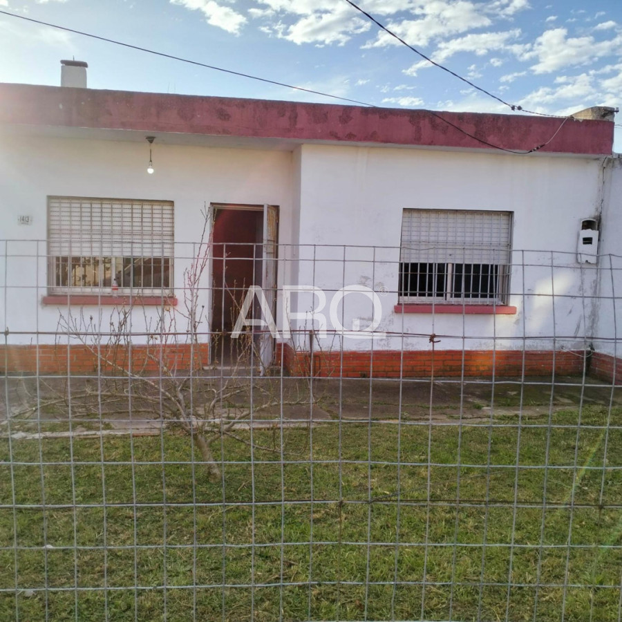Casa ID.655 - Venta de casa para reciclar en Colón, ideal como inversión.