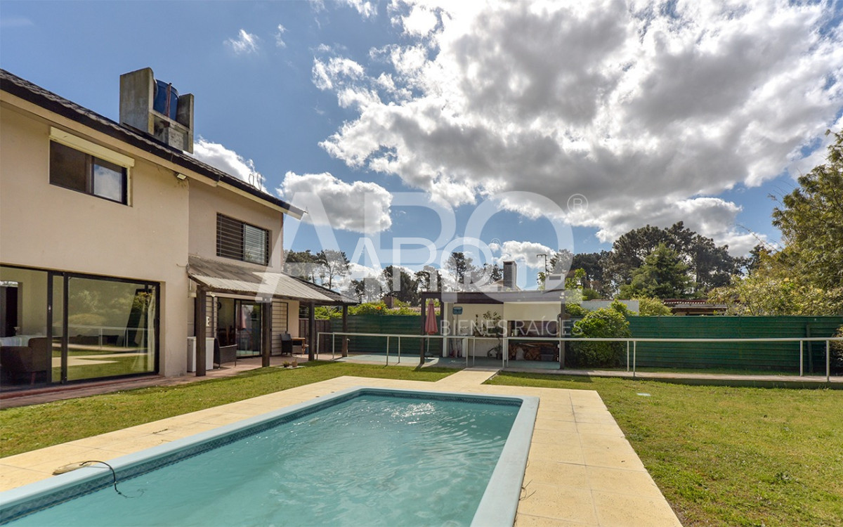Casa ID.713 - Casa Pinar sur 4 dormitorios , calefacción, piscina