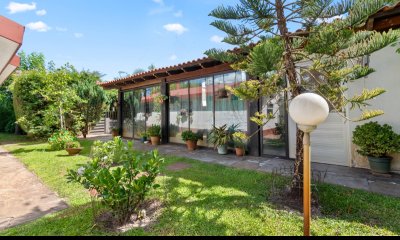 Casa en Pinar Sur: 3 Dormitorios, Piscina Climatizada y Ubicación Inmejorable