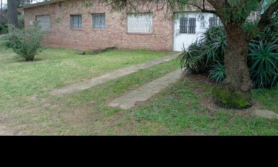 Casa Tradicional en Piriápolis: Amplia, Cálida y Bien Ubicada